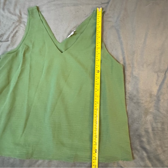 Reitmans Green Tank Top

#1049 - Picture 3 of 7